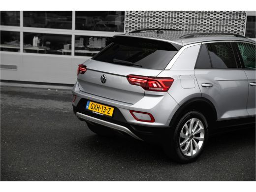 Volkswagen T-Roc 1.5 TSI Life DSG | Apple car Play | Clima | PDC V + A ActivLease financial lease