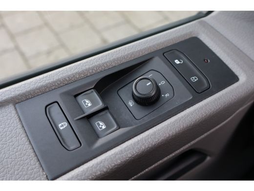 Volkswagen Transporter 2.0 TDI L2H1 150 Pk 7-DSG Automaat Dubbele Cabine | Cruise Control | Trekhaak | ActivLease financial lease