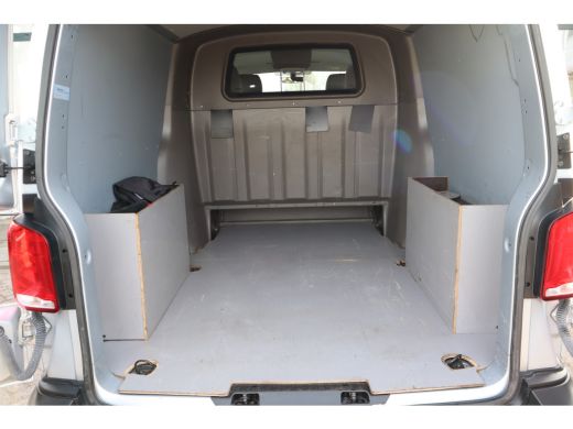 Volkswagen Transporter 2.0 TDI L2H1 150 Pk 7-DSG Automaat Dubbele Cabine | Cruise Control | Trekhaak | ActivLease financial lease