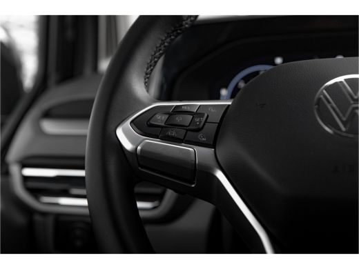 Volkswagen Transporter 2024 | Bulli | L1 | 170 pk Automaat | Digitaal Display ActivLease financial lease