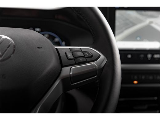 Volkswagen Transporter 2024 | Bulli | L1 | 170 pk Automaat | Digitaal Display ActivLease financial lease