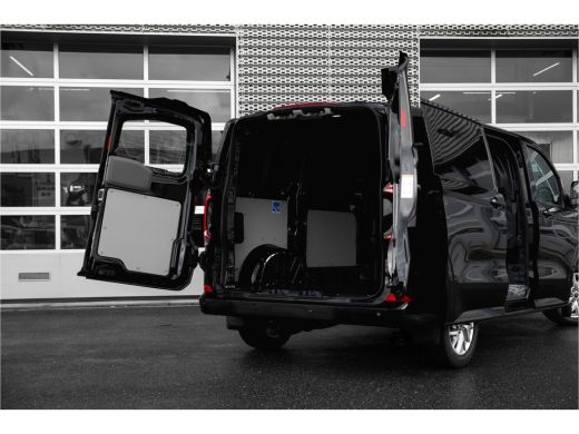 Volkswagen Transporter 2024 | Bulli | L1 | 170 pk Automaat | Digitaal Display ActivLease financial lease