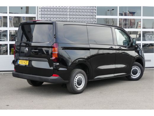 Volkswagen Transporter 2024 | Life | L1 | Digitaal Display ActivLease financial lease