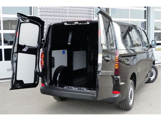 Volkswagen Transporter 2024 | Life | L1 | Digitaal Display ActivLease financial lease