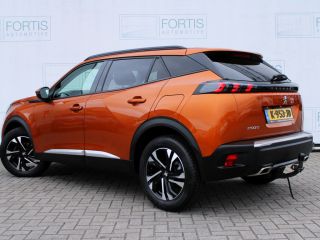 Peugeot 2008 1.2 PureTech Blue Lease Allure NL AUTO | TREKHAAK | CARPLAY | HALF LEDER | CRUISE |