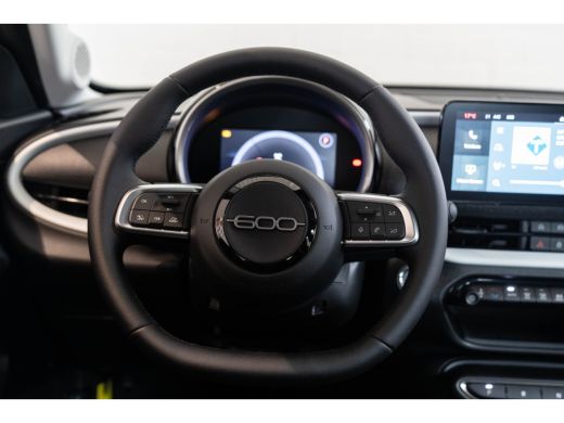 Fiat 600E Urban 54 kWh 3 Fase | Apple Carplay & Android Auto | Climate Control | Parkeersensoren | ActivLease financial lease