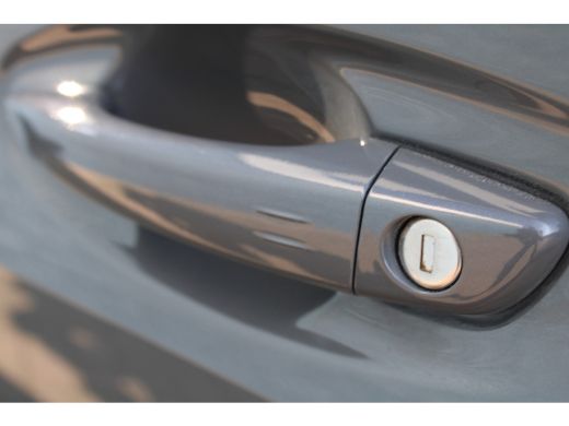 Peugeot e-208 EV Style 50 kWh | Navigatie | Stoelverwarming | Fase 3 | Nieuw model | BTW | ActivLease financial lease