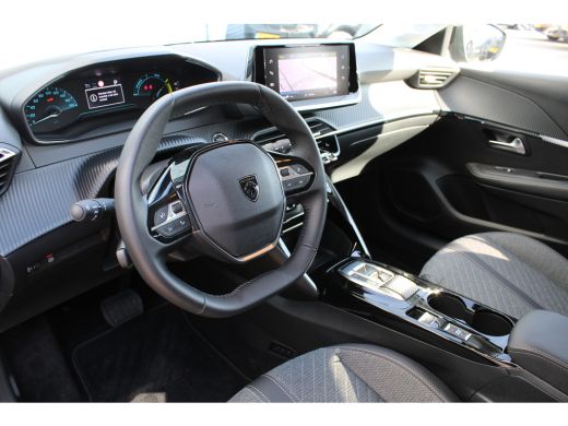 Peugeot e-208 EV Style 50 kWh | Navigatie | Stoelverwarming | Fase 3 | Nieuw model | BTW | ActivLease financial lease