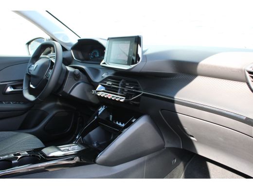Peugeot e-208 EV Style 50 kWh | Navigatie | Stoelverwarming | Fase 3 | Nieuw model | BTW | ActivLease financial lease