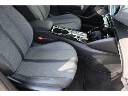 Peugeot e-208 EV Style 50 kWh | Navigatie | Stoelverwarming | Fase 3 | Nieuw model | BTW | ActivLease financial lease