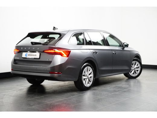 Skoda Octavia Combi 1.0 e-TSI 110PK DSG-7 Ambition | NAVIGATIE | STOELVERW. ADAPT. CRUISE ActivLease financial lease