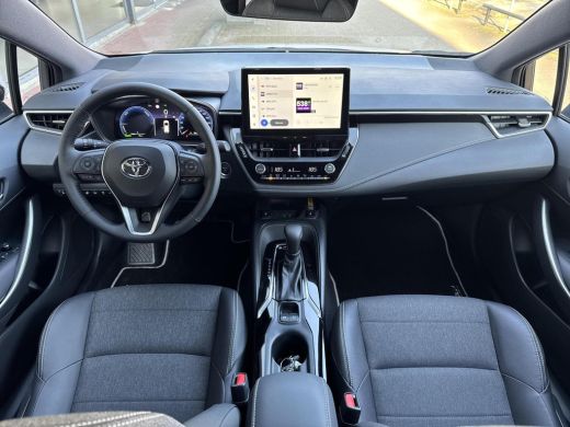Toyota Corolla Touring Sports Hybrid 140 Bi-Tone Plus | 06-10141018 Voor meer informatie ActivLease financial lease