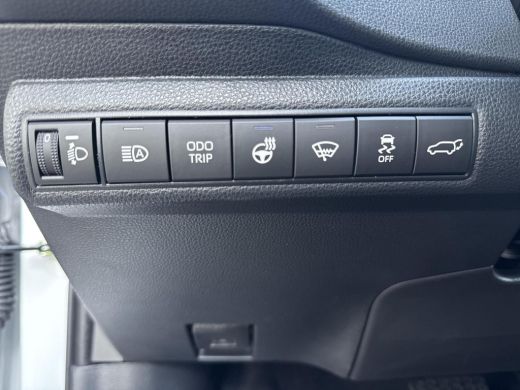 Toyota Corolla Touring Sports Hybrid 140 Bi-Tone Plus | 06-10141018 Voor meer informatie ActivLease financial lease
