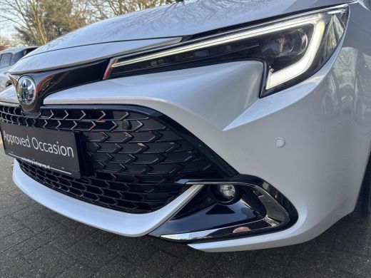 Toyota Corolla Touring Sports Hybrid 140 Bi-Tone Plus | 06-10141018 Voor meer informatie ActivLease financial lease
