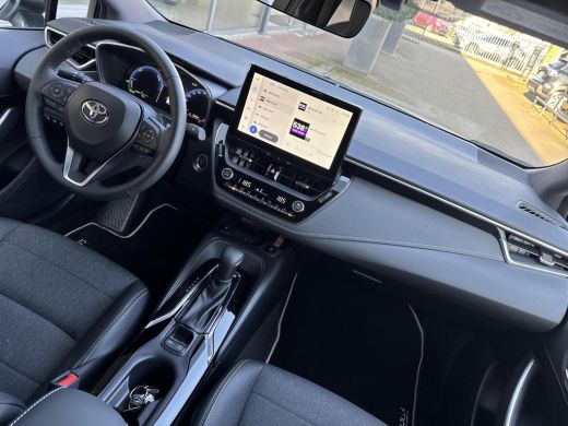 Toyota Corolla Touring Sports Hybrid 140 Bi-Tone Plus | 06-10141018 Voor meer informatie ActivLease financial lease