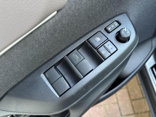 Toyota Yaris Cross 1.5 Hybrid 130 Executive | 06-10141018 Voor meer informatie ActivLease financial lease