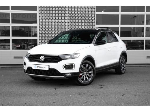 Volkswagen T-Roc 1.5 TSI Sport 150pk | Carplay | Adapt. Cruise | 17" | LED Volkswagen T-Roc 1.5 TSI Sport 150pk | Carplay | Adapt. Cruise | 17" | LED