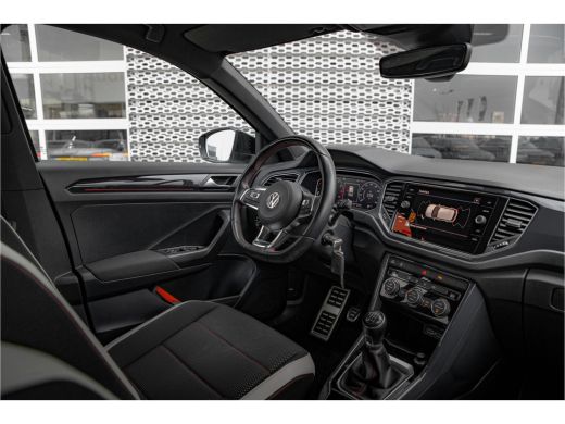 Volkswagen T-Roc 1.5 TSI Sport 150pk | Carplay | Adapt. Cruise | 17" | LED ActivLease financial lease