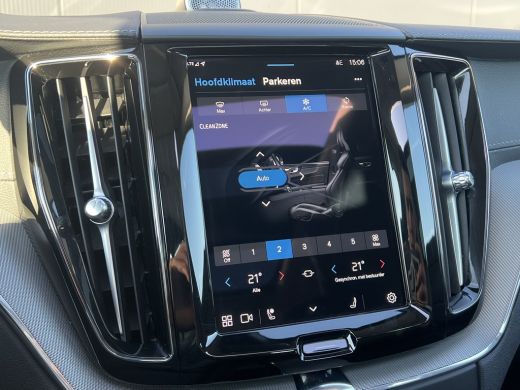Volvo  XC60 Volvo T6 Plug-in hybrid AWD Ultimate Dark | Luchtvering | Bowers&Wilkins | Trekhaak | Panoramadak... ActivLease financial lease