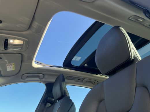 Volvo  XC60 Volvo T6 Plug-in hybrid AWD Ultimate Dark | Luchtvering | Bowers&Wilkins | Trekhaak | Panoramadak... ActivLease financial lease