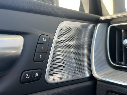 Volvo  XC60 Volvo T6 Plug-in hybrid AWD Ultimate Dark | Luchtvering | Bowers&Wilkins | Trekhaak | Panoramadak... ActivLease financial lease