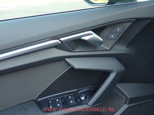 Audi A3 Limousine 30TFSI ACC/SPORTSTOEL/TREKHAAK/FULL-LED/CARPLAY ActivLease financial lease