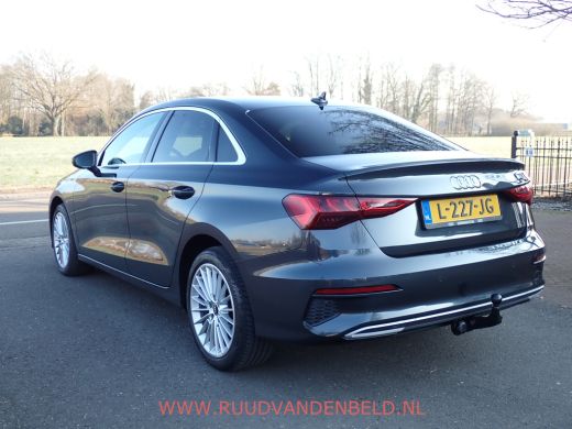 Audi A3 Limousine 30TFSI ACC/SPORTSTOEL/TREKHAAK/FULL-LED/CARPLAY ActivLease financial lease