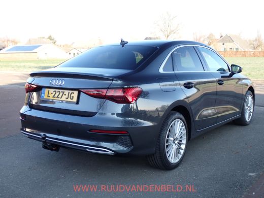 Audi A3 Limousine 30TFSI ACC/SPORTSTOEL/TREKHAAK/FULL-LED/CARPLAY ActivLease financial lease