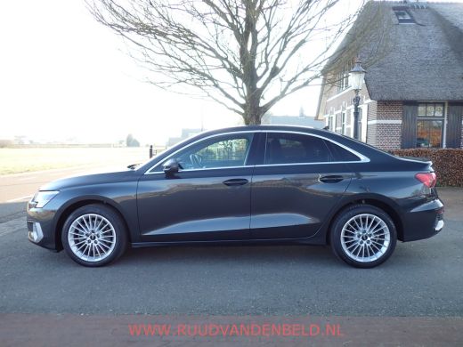 Audi A3 Limousine 30TFSI ACC/SPORTSTOEL/TREKHAAK/FULL-LED/CARPLAY ActivLease financial lease
