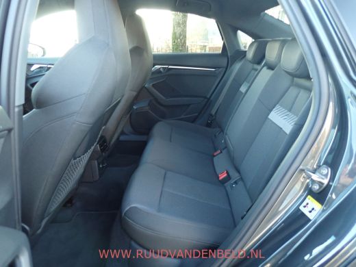 Audi A3 Limousine 30TFSI ACC/SPORTSTOEL/TREKHAAK/FULL-LED/CARPLAY ActivLease financial lease
