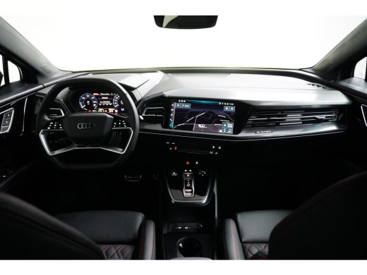 Audi Q4 e-tron 40 S Edition 77 kWh 204PK | LEDER | PANORAMADAK | CAMERA | AUTO A. KLEP ActivLease financial lease
