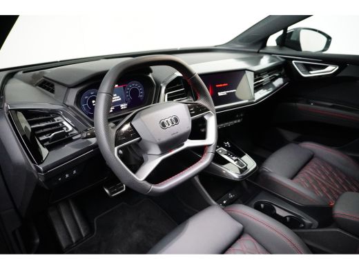 Audi Q4 e-tron 40 S Edition 77 kWh 204PK | LEDER | PANORAMADAK | CAMERA | AUTO A. KLEP ActivLease financial lease