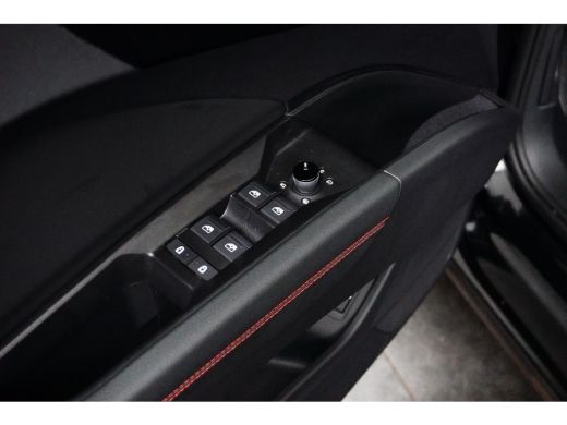 Audi Q4 e-tron 40 S Edition 77 kWh 204PK | LEDER | PANORAMADAK | CAMERA | AUTO A. KLEP ActivLease financial lease