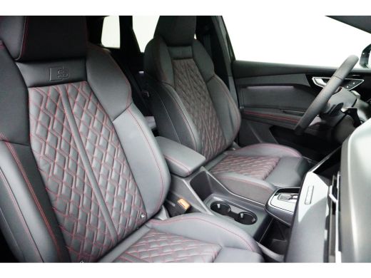 Audi Q4 e-tron 40 S Edition 77 kWh 204PK | LEDER | PANORAMADAK | CAMERA | AUTO A. KLEP ActivLease financial lease