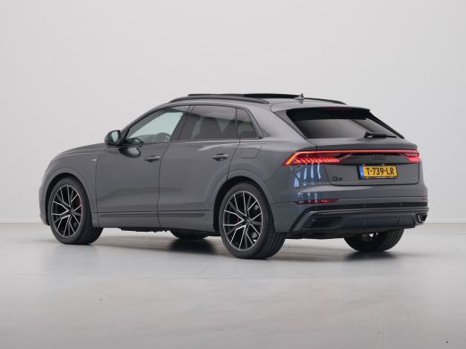 Audi Q8 60 TFSI e 460pk quattro Pro Line S-Line Competition Panorama Navigatie Acc Stoelverwarming B&O Lu... ActivLease financial lease