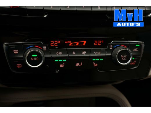 BMW X1 sDrive20i VDL Nedcar Edition|LEDER|H/K AUDIO|CAMERA|NAP ActivLease financial lease