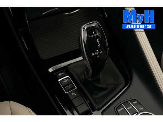 BMW X1 sDrive20i VDL Nedcar Edition|LEDER|H/K AUDIO|CAMERA|NAP ActivLease financial lease