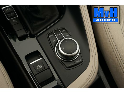 BMW X1 sDrive20i VDL Nedcar Edition|LEDER|H/K AUDIO|CAMERA|NAP ActivLease financial lease
