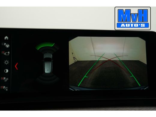BMW X1 sDrive20i VDL Nedcar Edition|LEDER|H/K AUDIO|CAMERA|NAP ActivLease financial lease