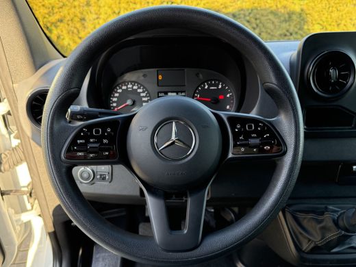 Mercedes Sprinter 317 CDI 170 PK / L3H2 / MBUX / **NETTE BUS** / AIRCO / CRUISE / CAMERA / PDC / 3-ZITS / CARPLAY ActivLease financial lease