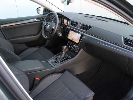 Skoda Superb Combi 1.4 TSI iV 218pk | Facelift | Pano dak | Trekhaak ActivLease financial lease