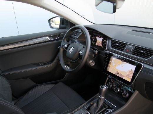 Skoda Superb Combi 1.4 TSI iV 218pk | Facelift | Pano dak | Trekhaak ActivLease financial lease
