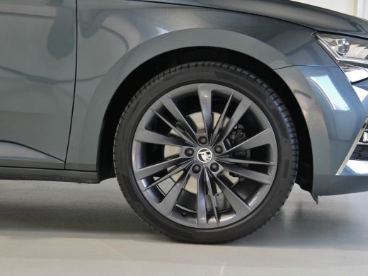 Skoda Superb Combi 1.4 TSI iV 218pk | Facelift | Pano dak | Trekhaak ActivLease financial lease