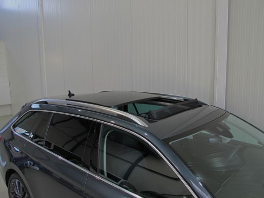 Skoda Superb Combi 1.4 TSI iV 218pk | Facelift | Pano dak | Trekhaak ActivLease financial lease