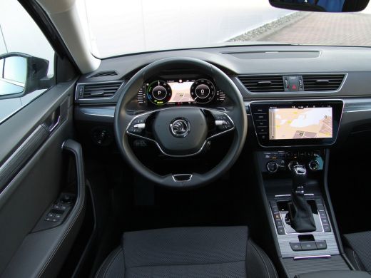 Skoda Superb Combi 1.4 TSI iV 218pk | Facelift | Pano dak | Trekhaak ActivLease financial lease