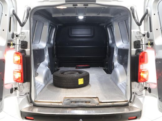 Toyota ProAce Worker 2.0 D-4D LONG + 2 SCHUIFDEUREN | LEDER | STOELVERW. | NAVIGATIE | TREKHAAK ActivLease financial lease