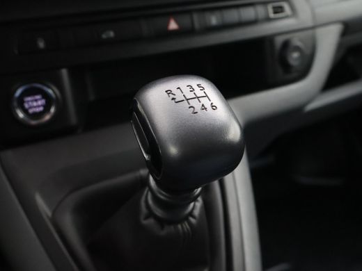 Toyota ProAce 2.0 D-4D LONG + 2 SCHUIFDEUREN | LEDER | STOELVERW. | NAVIGATIE | TREKHAAK ActivLease financial lease