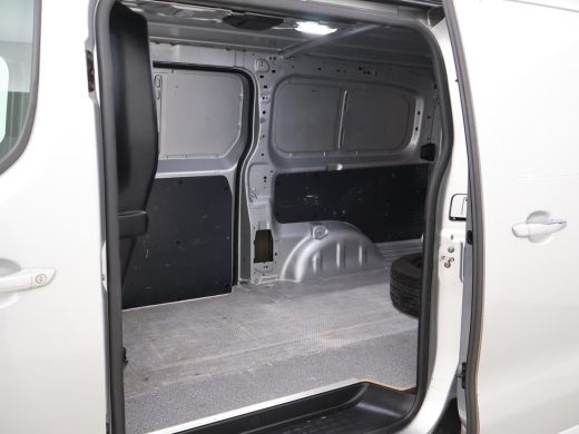 Toyota ProAce Worker 2.0 D-4D LONG + 2 SCHUIFDEUREN | LEDER | STOELVERW. | NAVIGATIE | TREKHAAK ActivLease financial lease