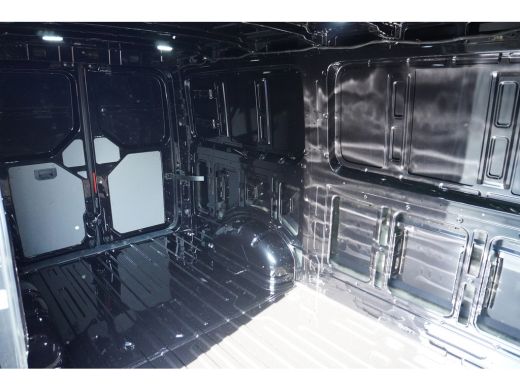 Volkswagen Crafter 35 2.0 TDI L3H2 177 PK Aut. Exclusive, LED koplampen, Adaptive cruise control, Alarm, Stuurverwar... ActivLease financial lease