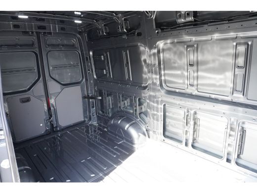 Volkswagen Crafter 35 2.0 TDI 177 PK Aut. L3H3 Highline, Climatronic, Comfort plus bijrijdersstoel, Trekhaak ActivLease financial lease